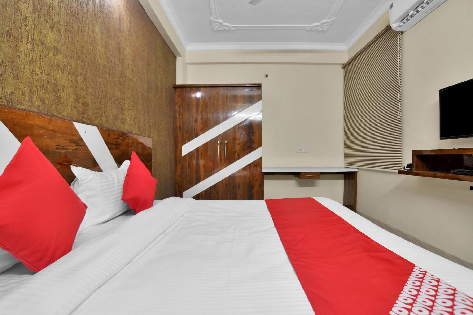 Hotel O Zodiac Indaur Kültér fotó