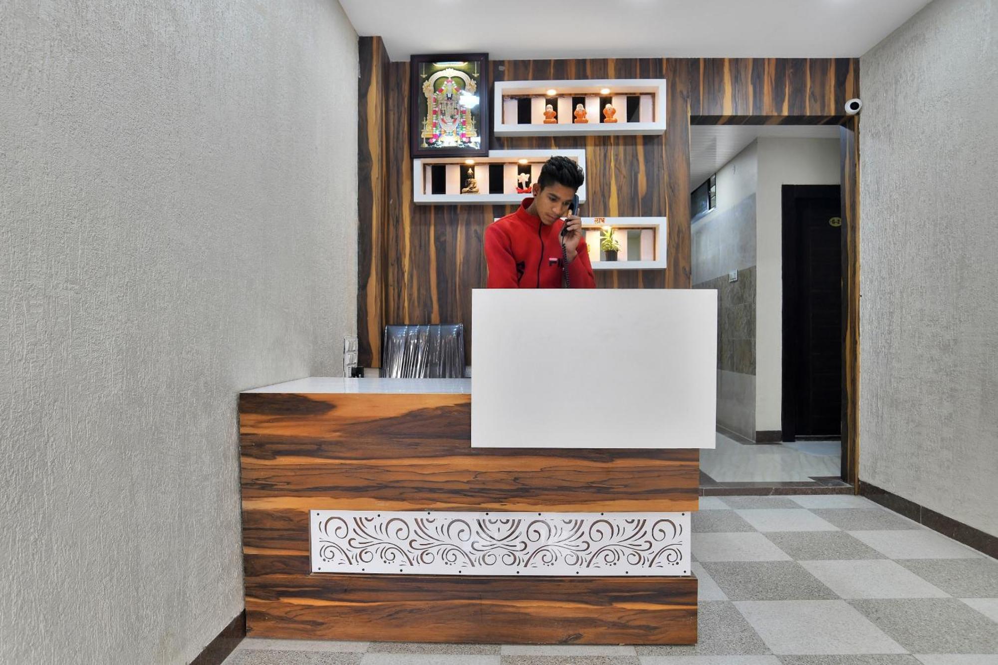 Hotel O Zodiac Indaur Kültér fotó