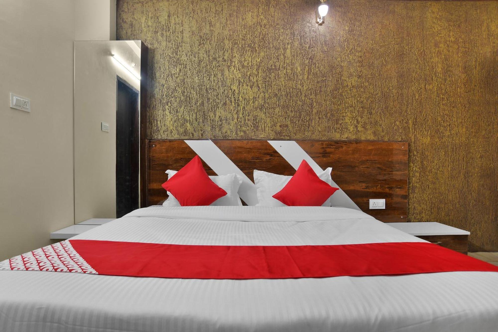 Hotel O Zodiac Indaur Kültér fotó