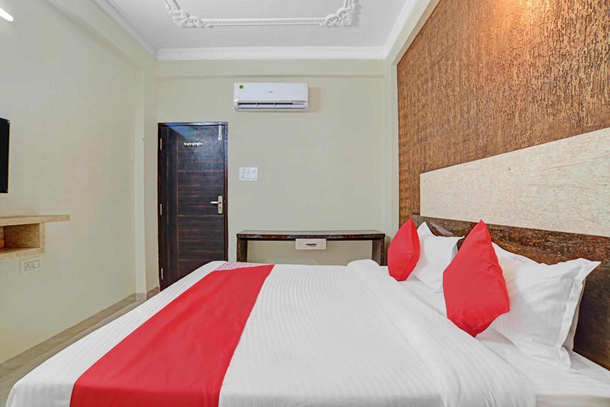 Hotel O Zodiac Indaur Kültér fotó